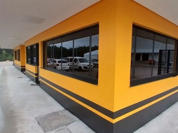 Melhore o controle da luminosidade com película arquitetônica em Barra dos Coqueiros